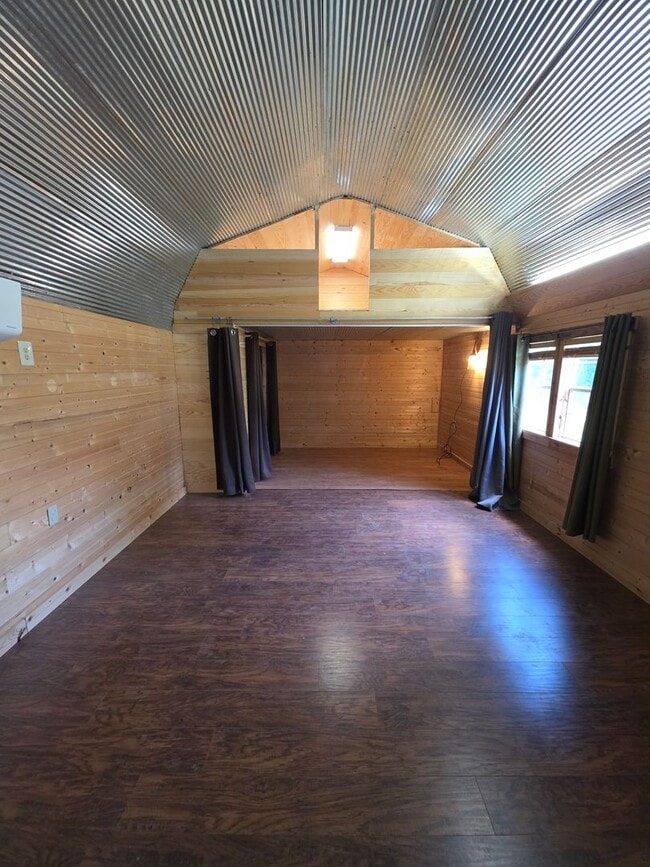 Photo - 1303 Ave 3 SE