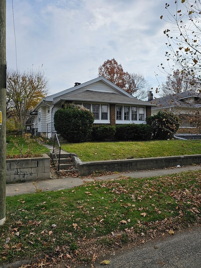 Photo - 703 N Gladstone Ave Casa