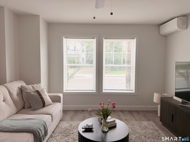 Photo - 1085 Whalley Ave