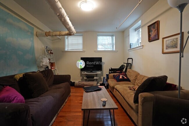 Building Photo - 6 Camelot Ct Rental