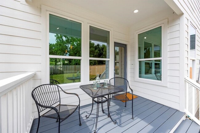 Photo - 6832 Morrow St