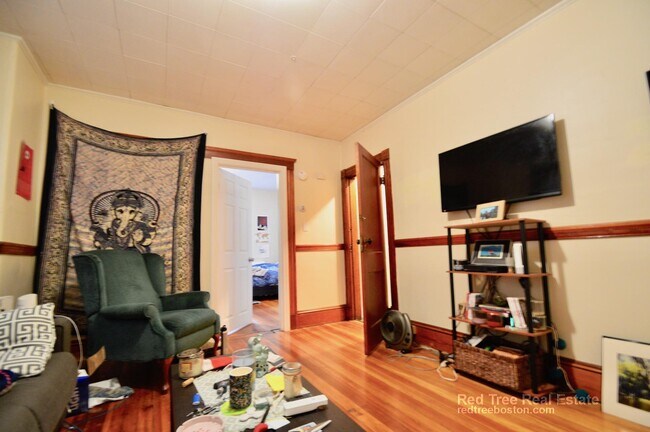 Photo - 141 Cottage St Unit 1