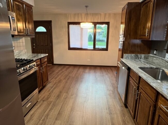 Photo - 3529 Carpenter St