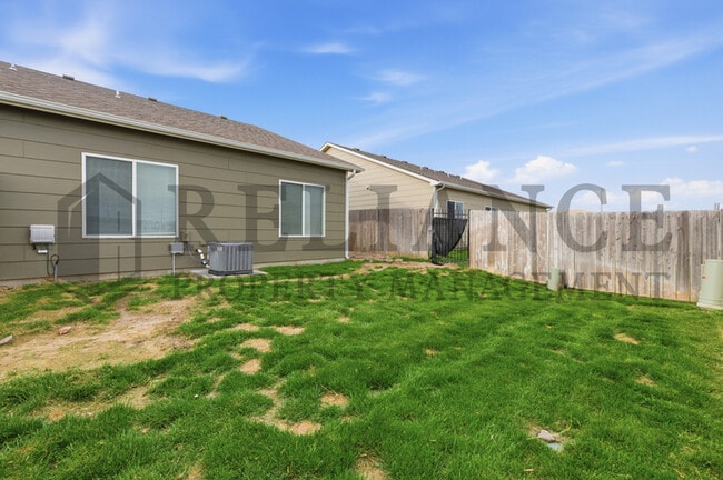 Photo - 452 S Longbranch Dr