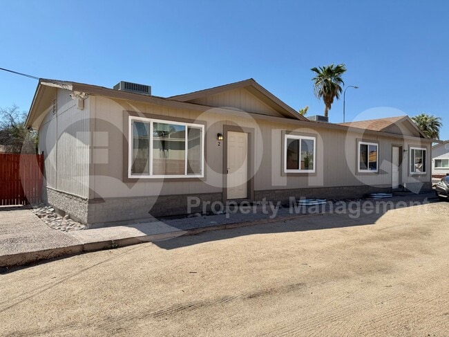 Photo - 1021 E Harry St