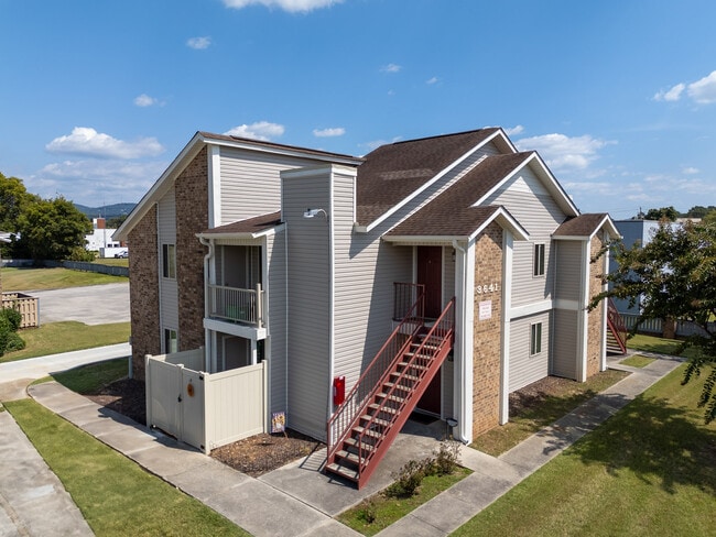Building Photo - Chasewood Village Rental