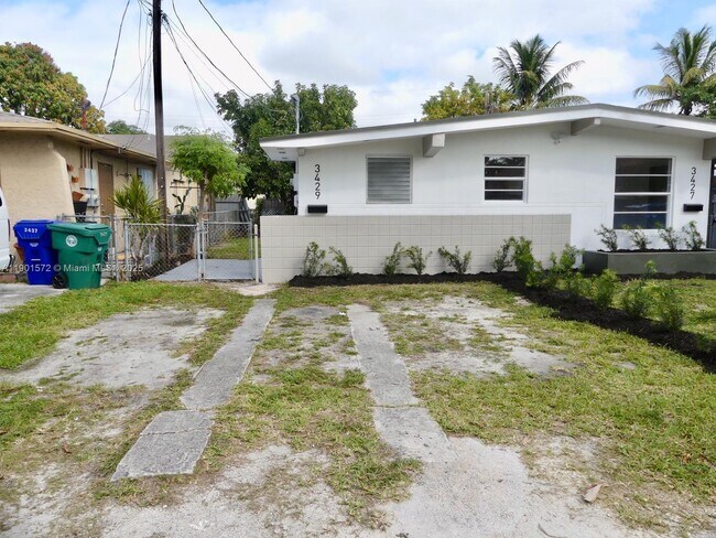 Building Photo - 3429 NW 5th St Unit 3429