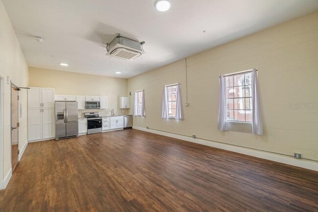 Photo - 306 W Wisconsin Ave Unit 212