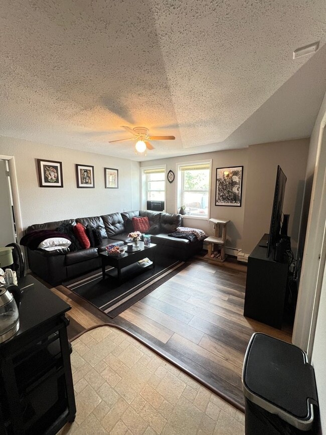 Photo - AVAILABLE JUNE - Spacious 2 Bedroom Apartment! Unit 1516 N 16th St - 8