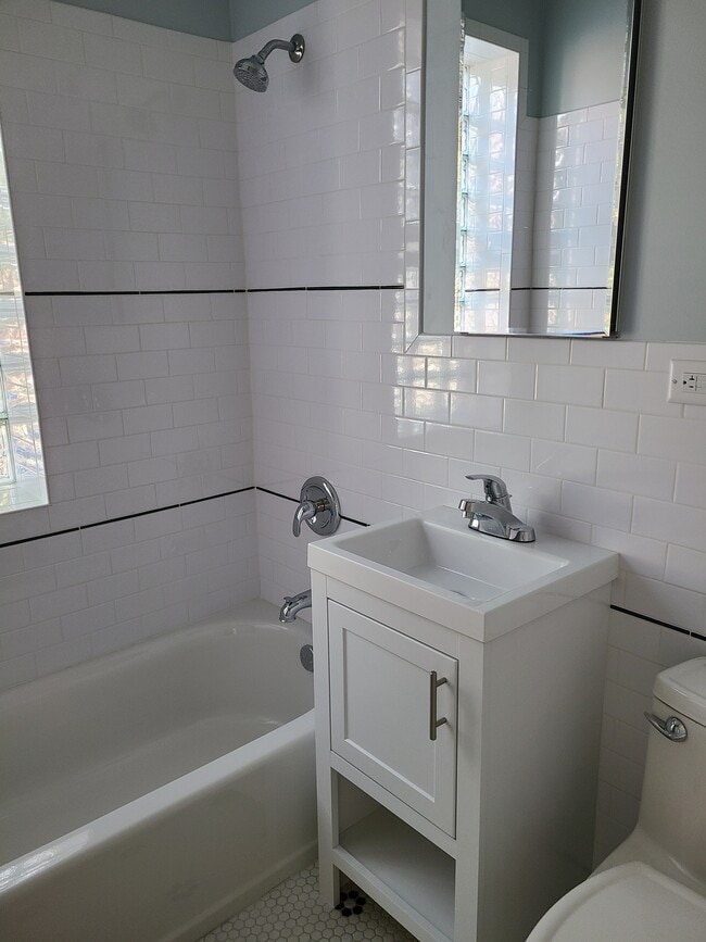 Photo - 4159 N Ashland Ave Unidad 1