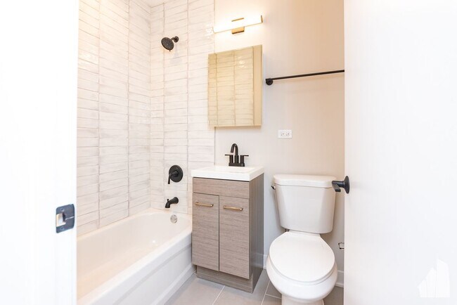 Photo - 656 W Wrightwood Ave