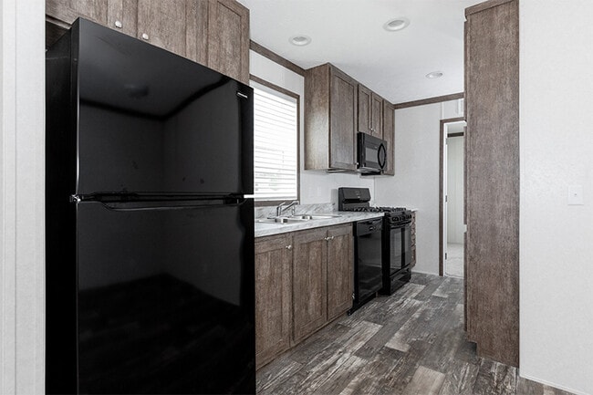 Photo - 317 Tulip Ln