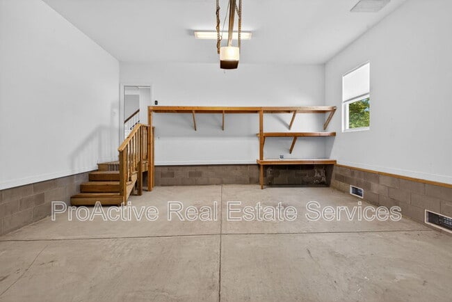 Photo - 615 Roland Dr