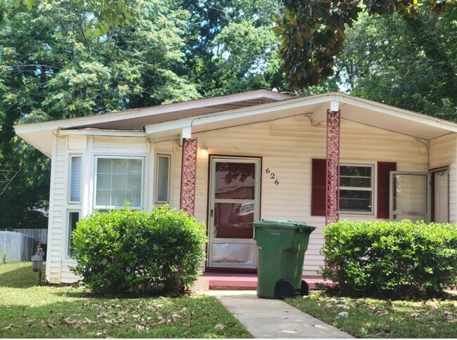 Building Photo - 3+ Bedroom 2 Bathroom House in North Huntsville