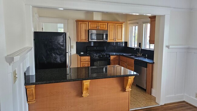 Photo - 1960 W 23rd St Unit 1960 1/2