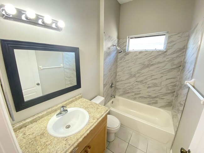 Photo - Available Now! 3/2 Home Near Hunter's Creek and OIA