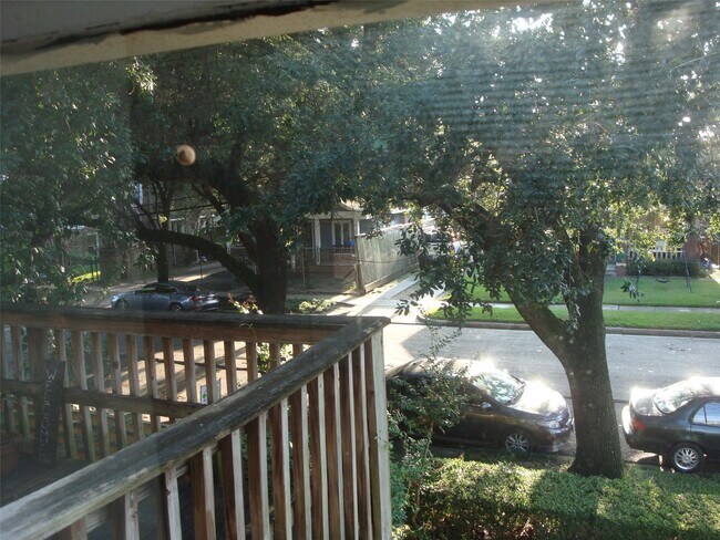 Photo - 3416 Morrison St