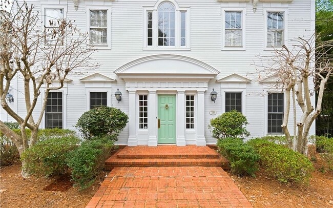 Photo - 430 W Wesley Rd NW