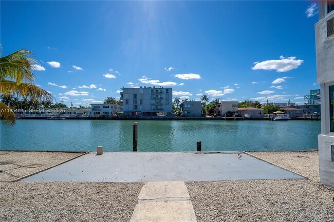 Photo - 8340 Byron Ave Unidad 12