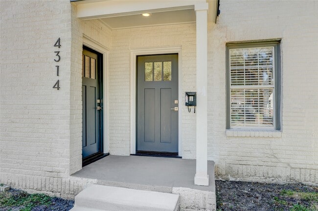 Photo - 4314 Bell St