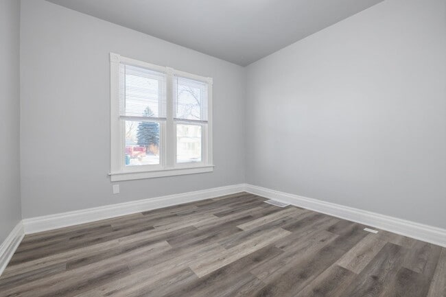 Building Photo - 208 N Military Rd Unit 208 Rental