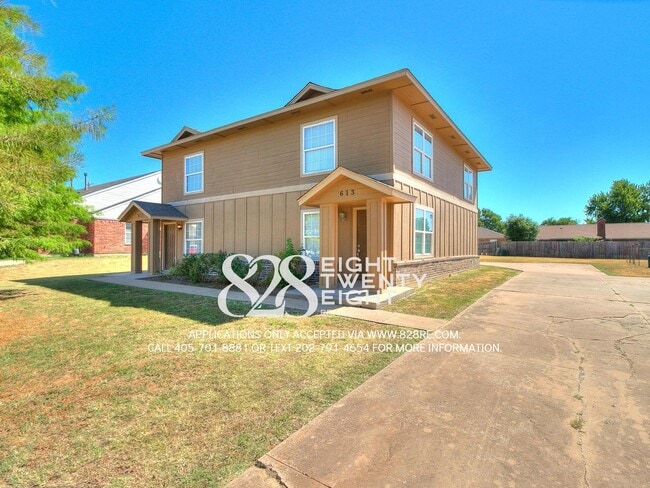 Building Photo - Spacious 2 Bed/1.5 Bath Norman Townhome Du...