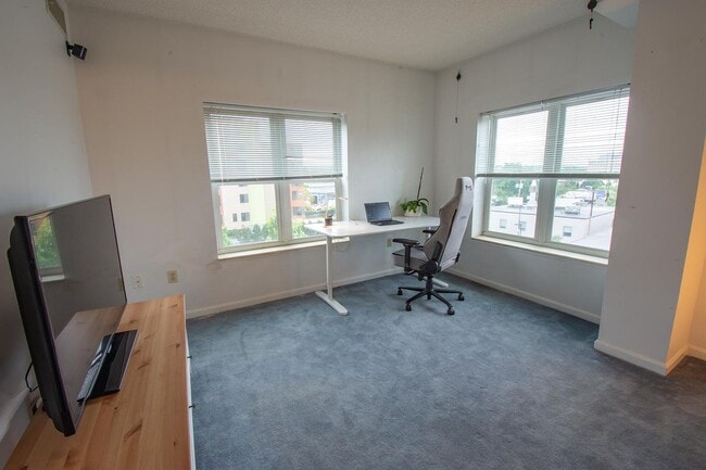 Photo - 655 Concord Ave Unidad 403