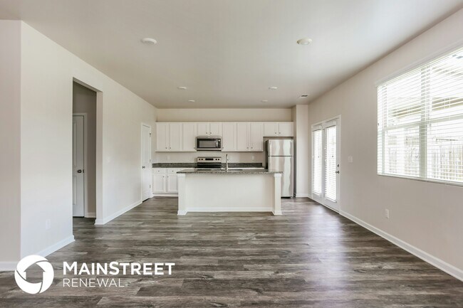 Photo - 248 Hamilton Pointe Dr
