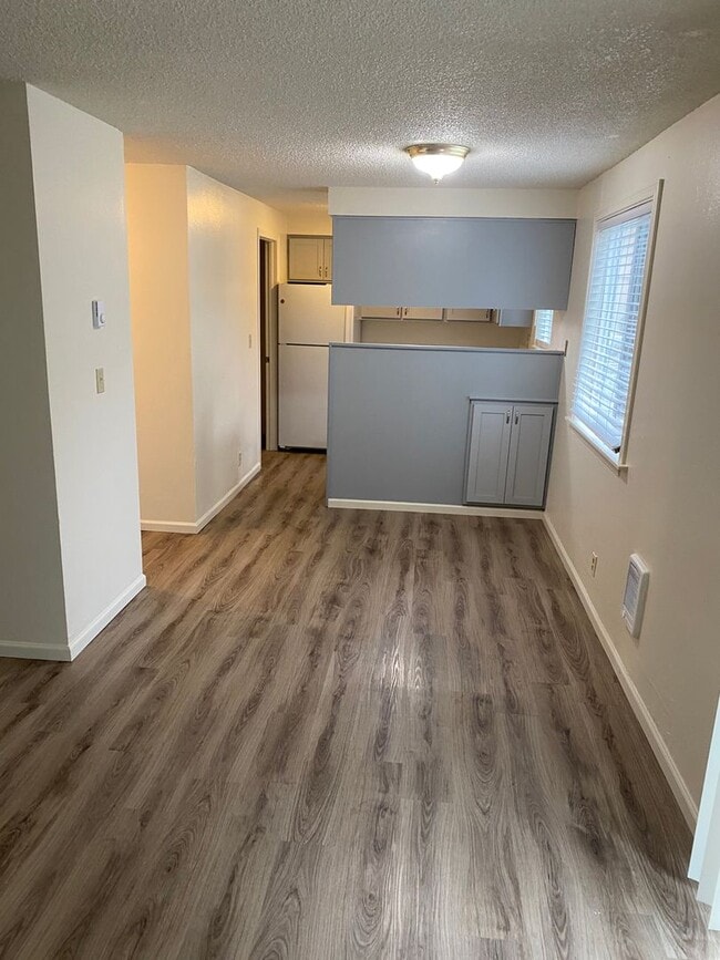 Photo - (905) Draper Arms Apartments - 2 Bedroom /... Unit 642-5 (R)