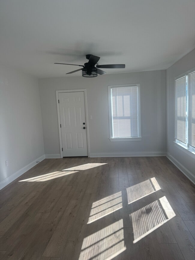 Photo - 400 E Hickory St