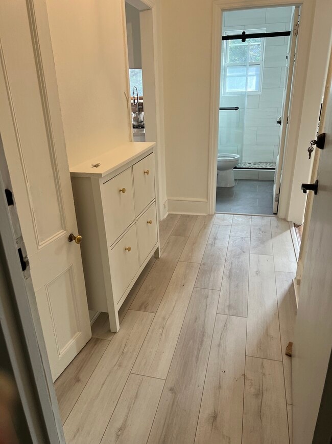 Photo - 137 Woodbine Ave Unit 4 woodbine