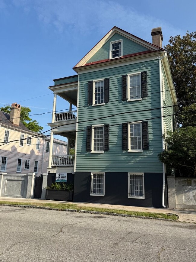 Building Photo - 38 Bull St
