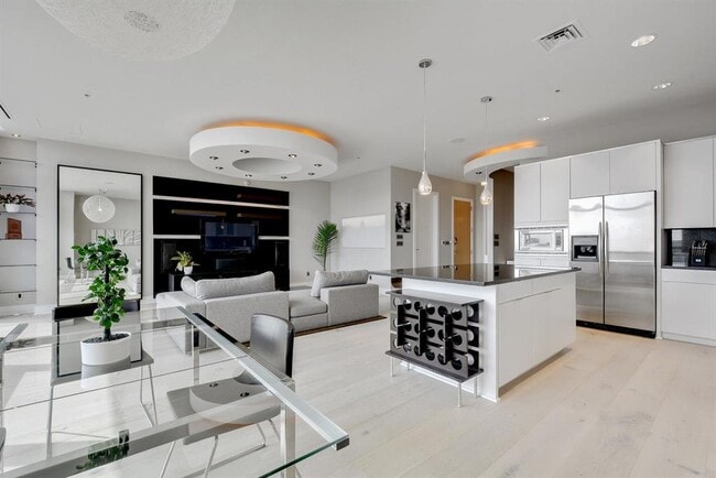 Photo - 555 E 5th St. Unit 723