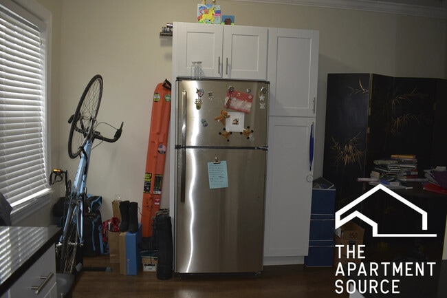 Photo - 3817 N Greenview Ave Unit 3W