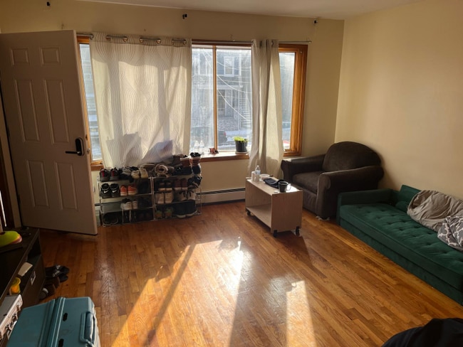 Building Photo - 508 Cross St