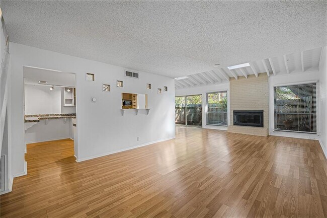 Photo - 8903 Trone Cir Unit B