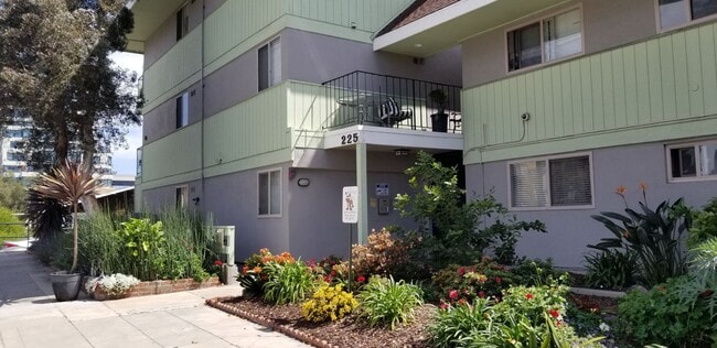 Redwood Terrace Apartments