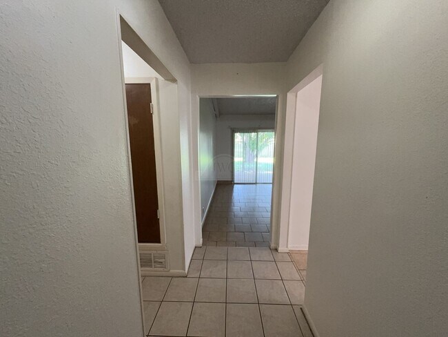 Photo - 2408 Carnation Dr