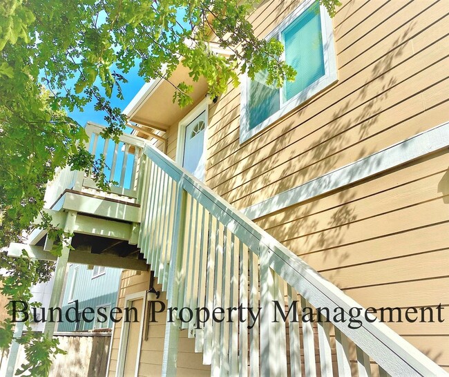 Building Photo - 747 Fresno Ave