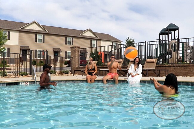 Pool - The Villas at Avery Creek