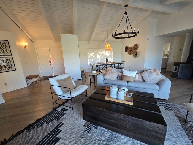 Photo - 2269RR-Upper Level Unidad 1