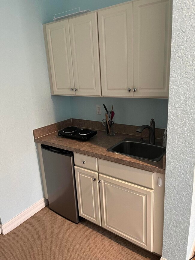 Photo - 138 Lismore Ln