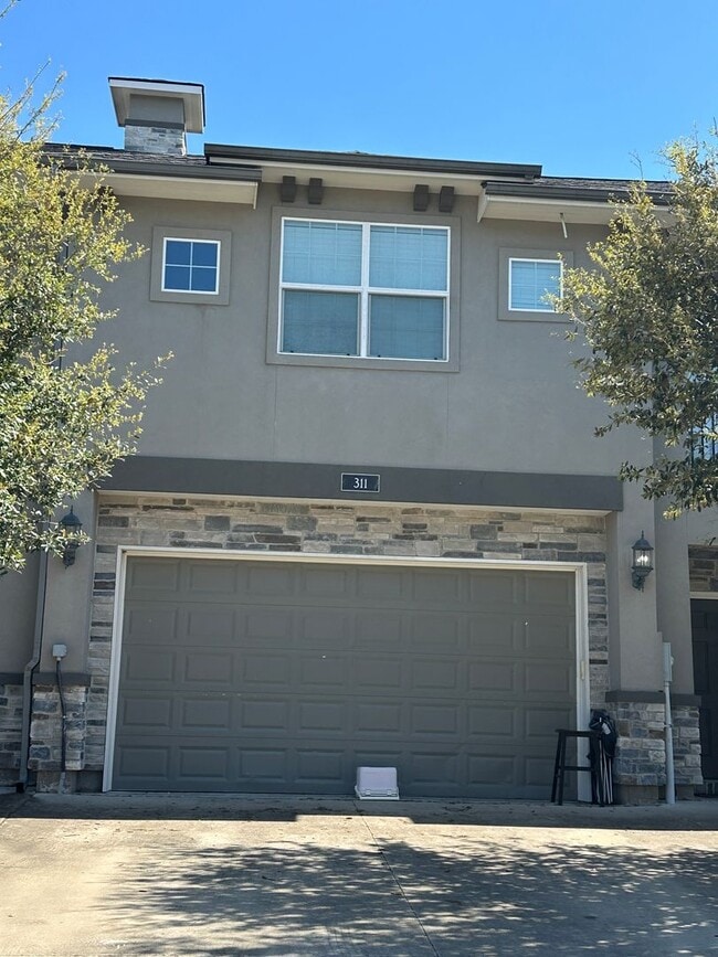 Building Photo - College Station - 3 Bedroom - 2.5 Bath - 2 car garage - fenced in back yard - Near Rock Prairie