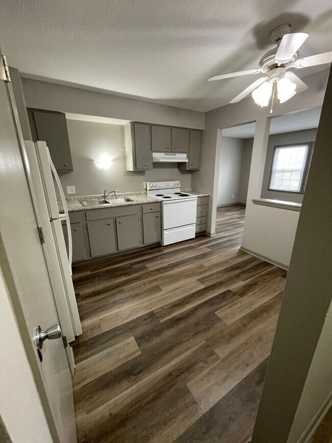 820 Lyon Street Apartments