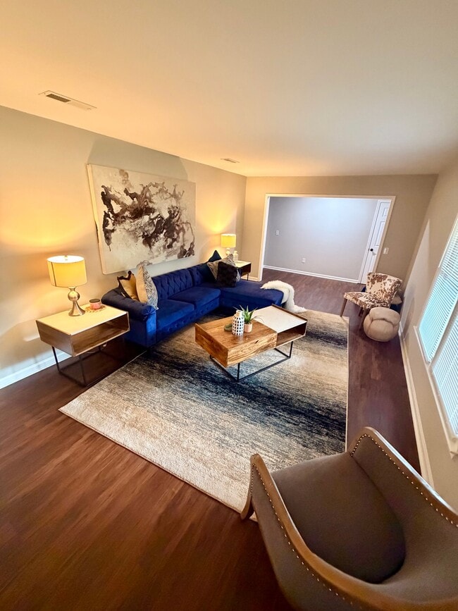 Photo - 310 Wimbledon Dr