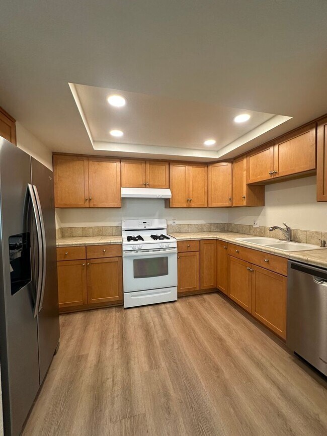 1811 Bath St Unit B