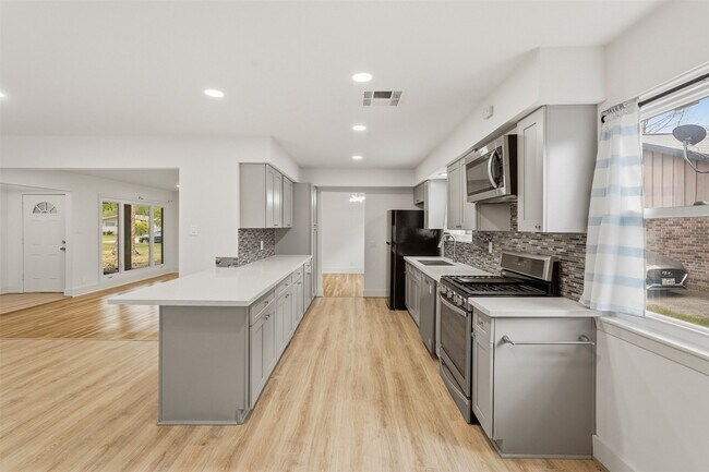Photo - 1219 Wisterwood Dr