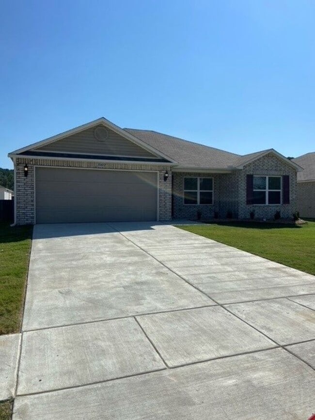 Three Bedroom Two Bath Home in Maumelle House Rental in North