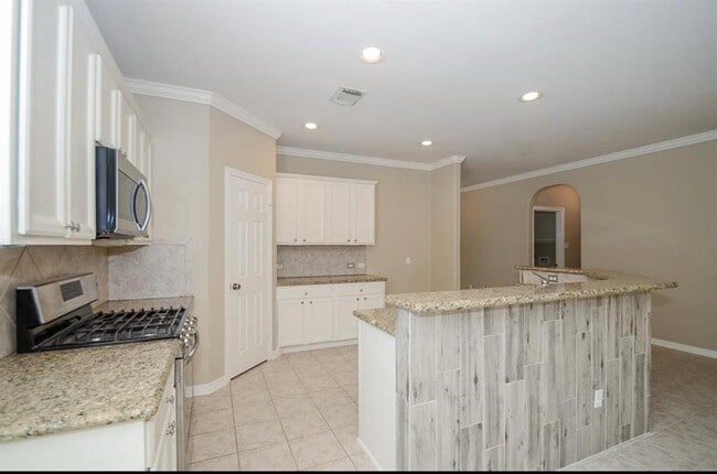 Photo - 210 Riverway Bluff Ln