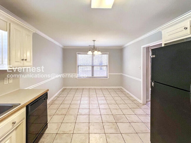 Photo - 93 Rosebud Cir